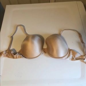 Wacoal Bra In Cream Size 36D NWT